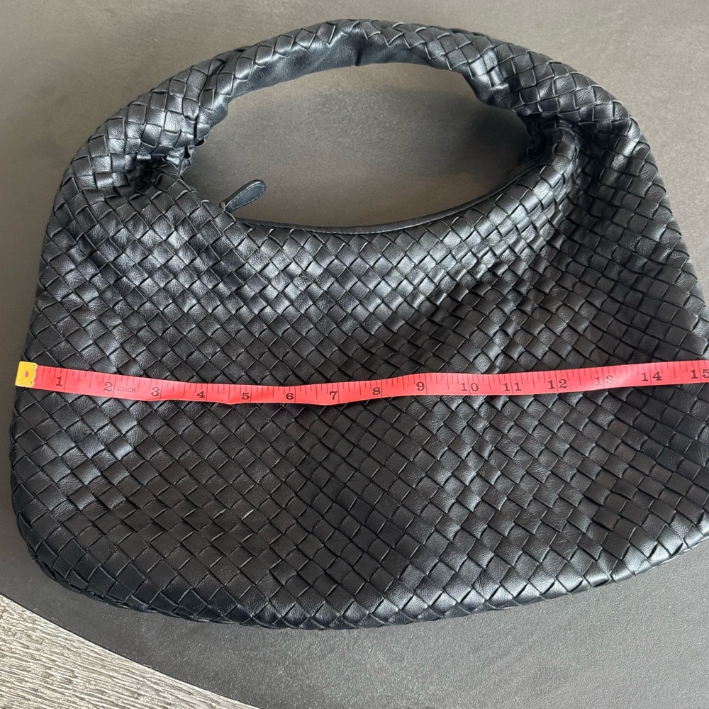Bottega Veneta Medium Hobo Black - Picture 14 of 15